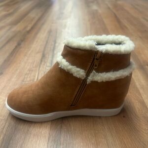 Cozy Suede and Fur-Lined Kids Boots